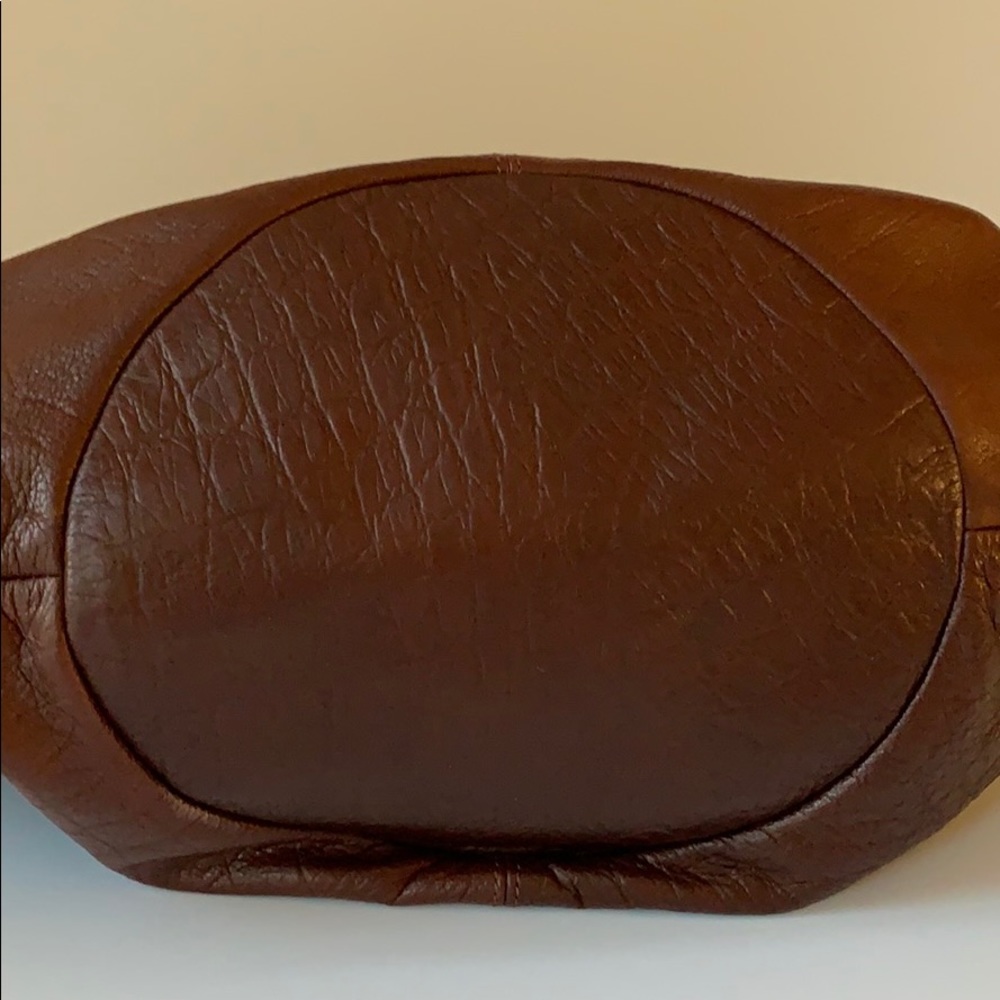 B. Makowsky Fall Large Chocolate Brown Leather Shoulder Handbag Purse Bag - Picture 9 of 9